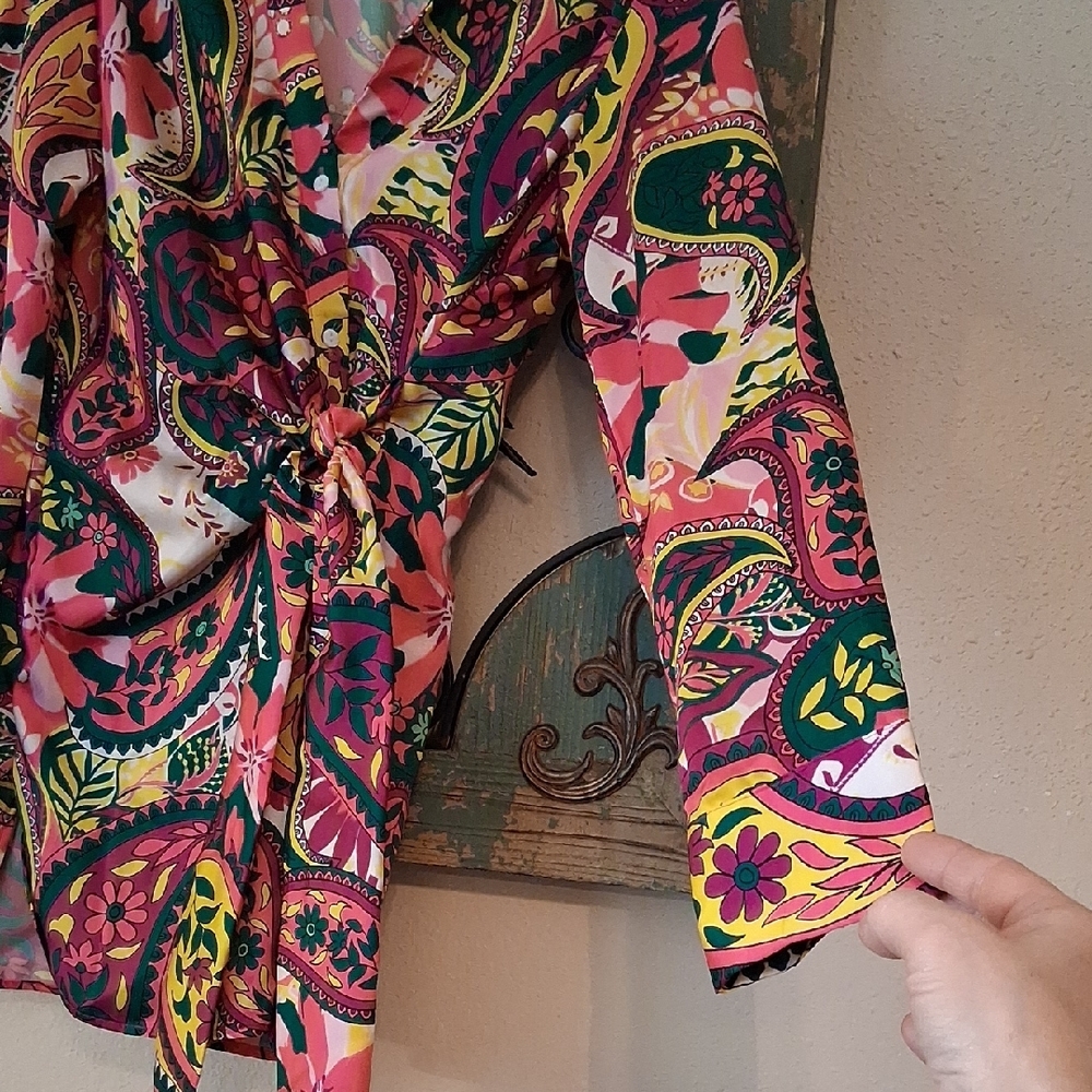 SHEIN Multicolor Paisley Wrap Blouse. NWOT Size Medium - Picture 7 of 13